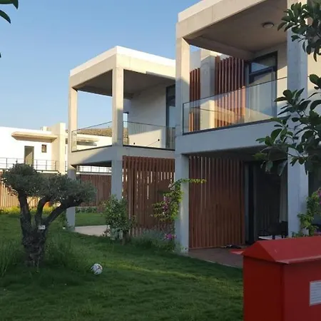 4 Mevsim Tatil Sitesi Villa *